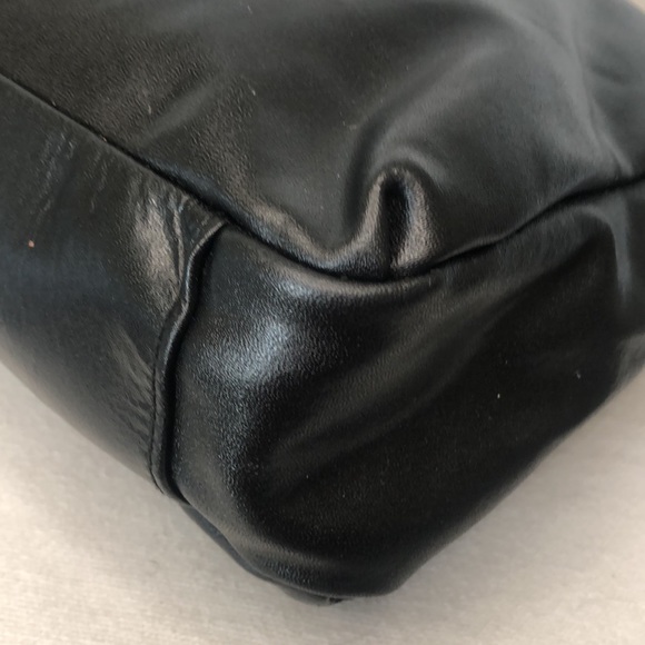 CONTESSA black soft leather handbag. Gold hardware. - Picture 9 of 12